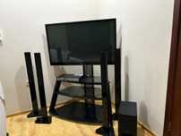 Телевизор LG с подставкой (все колонки и шнуры в комплекте)