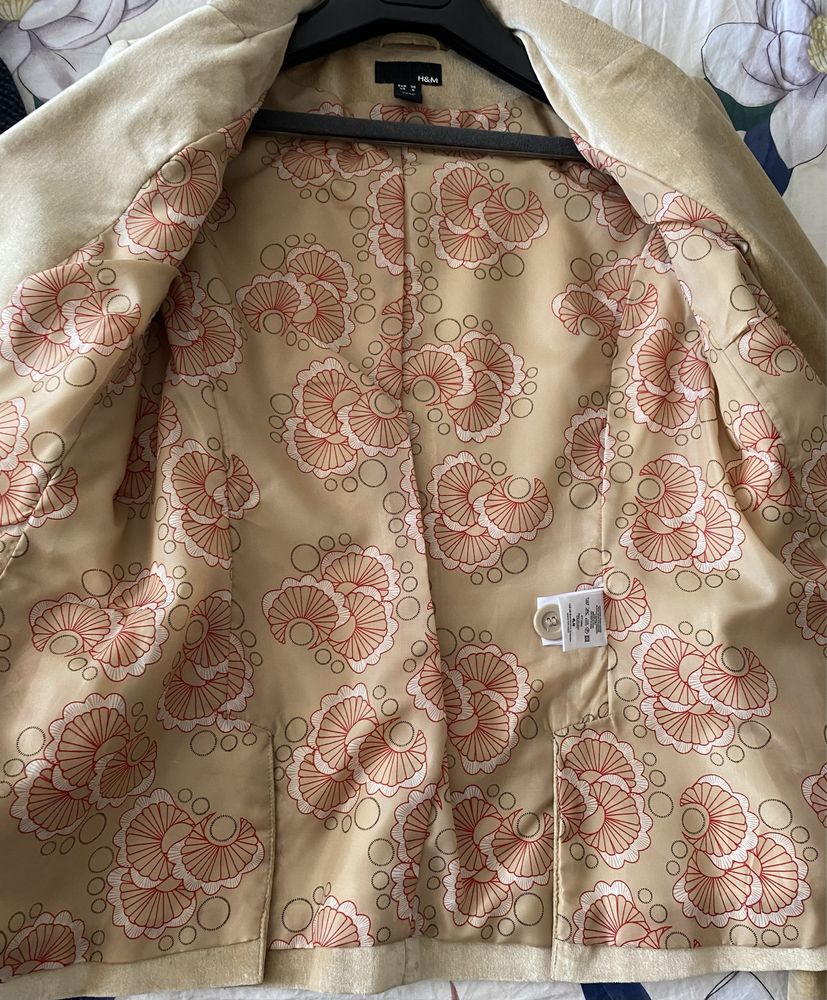 Продам пиджак H & M бархатный
