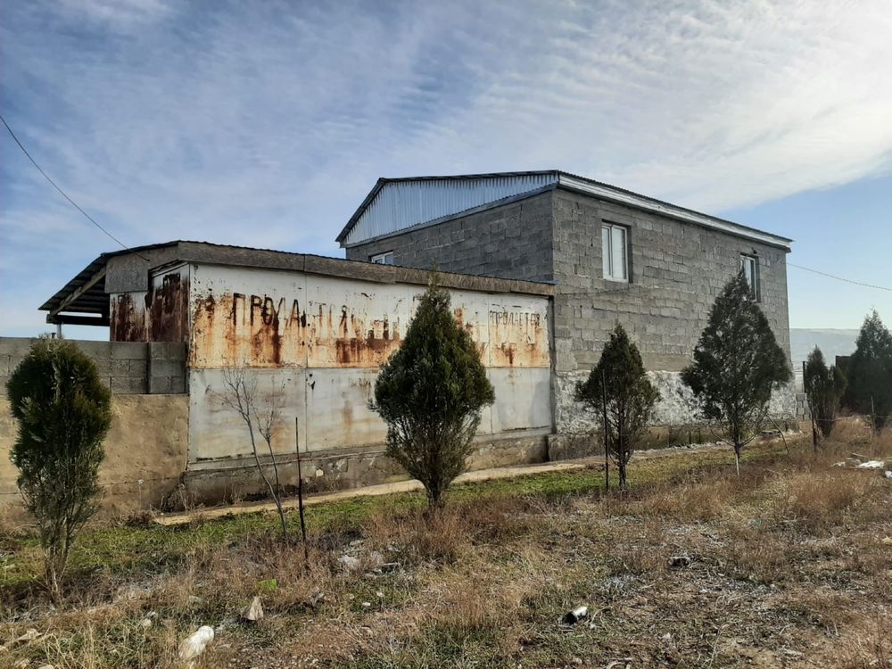 Продается фазенда расположенным на 10сотках земельного участка