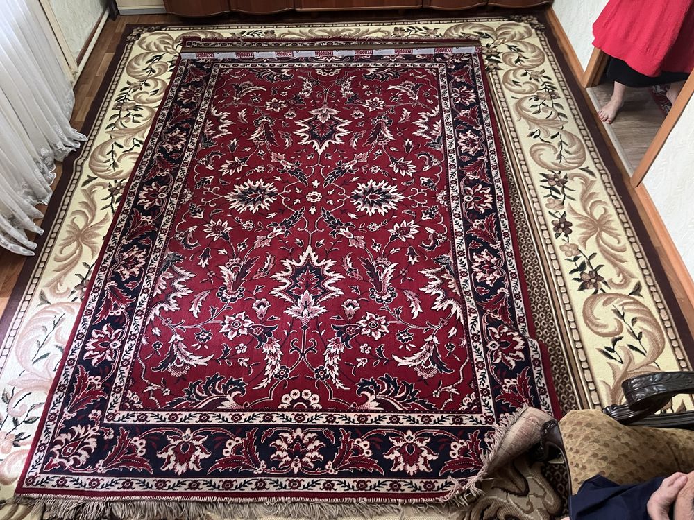 Продам отличный Ковер