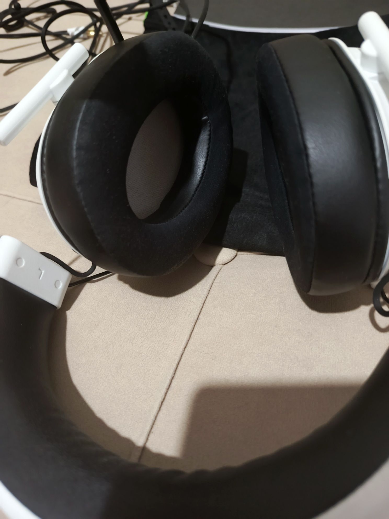 Продам наушники Black Shark v2 X