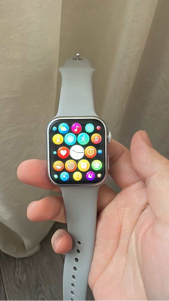 Срочно продается Apple Watch 7