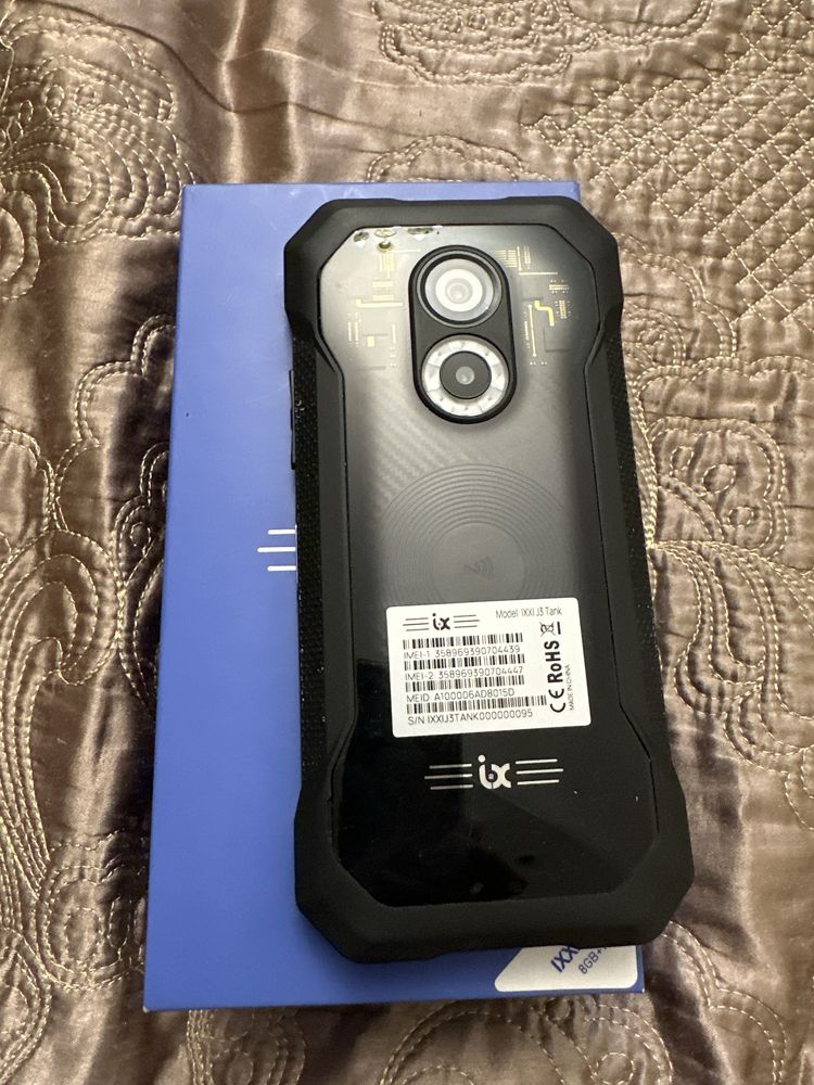 Телефон IXXI J3 Tank