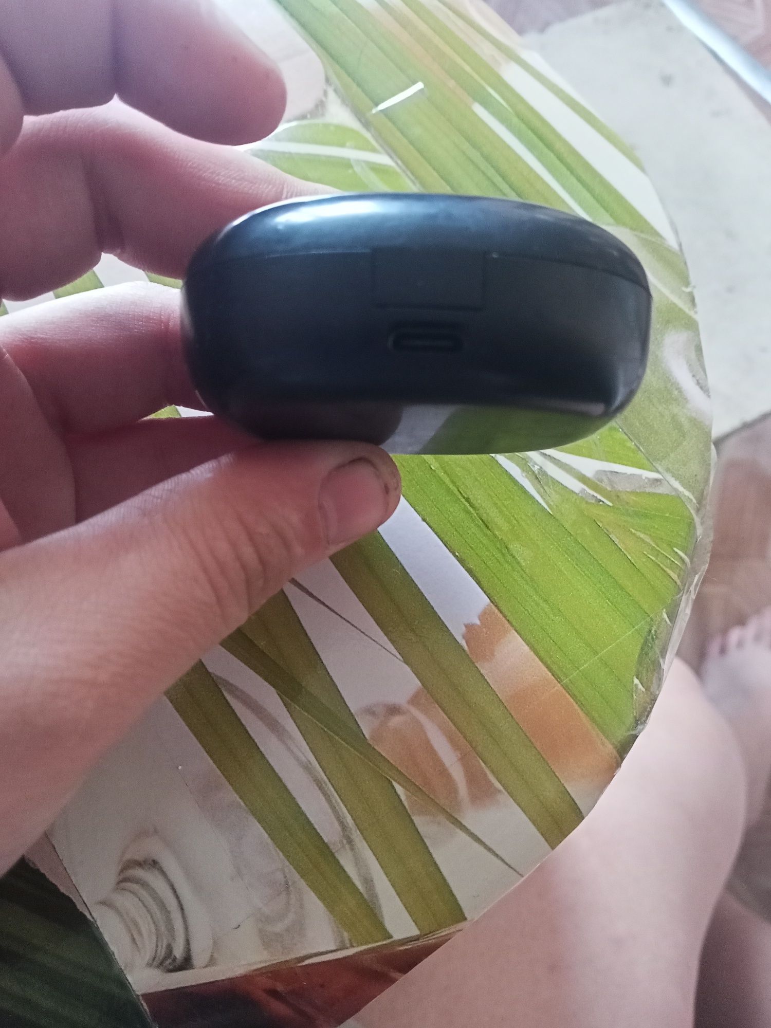 Продам наушники без проводные