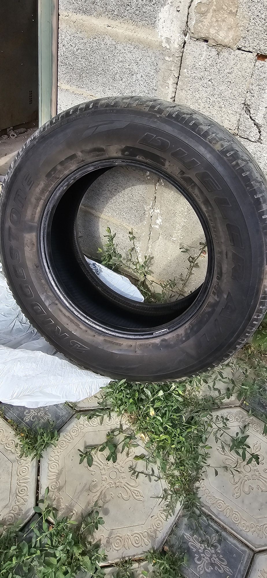 Шины Bridgestone летние 265/65/17 в комплекте
