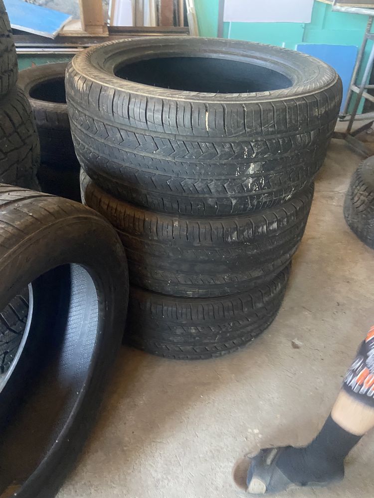 Продам резину летнюю R20