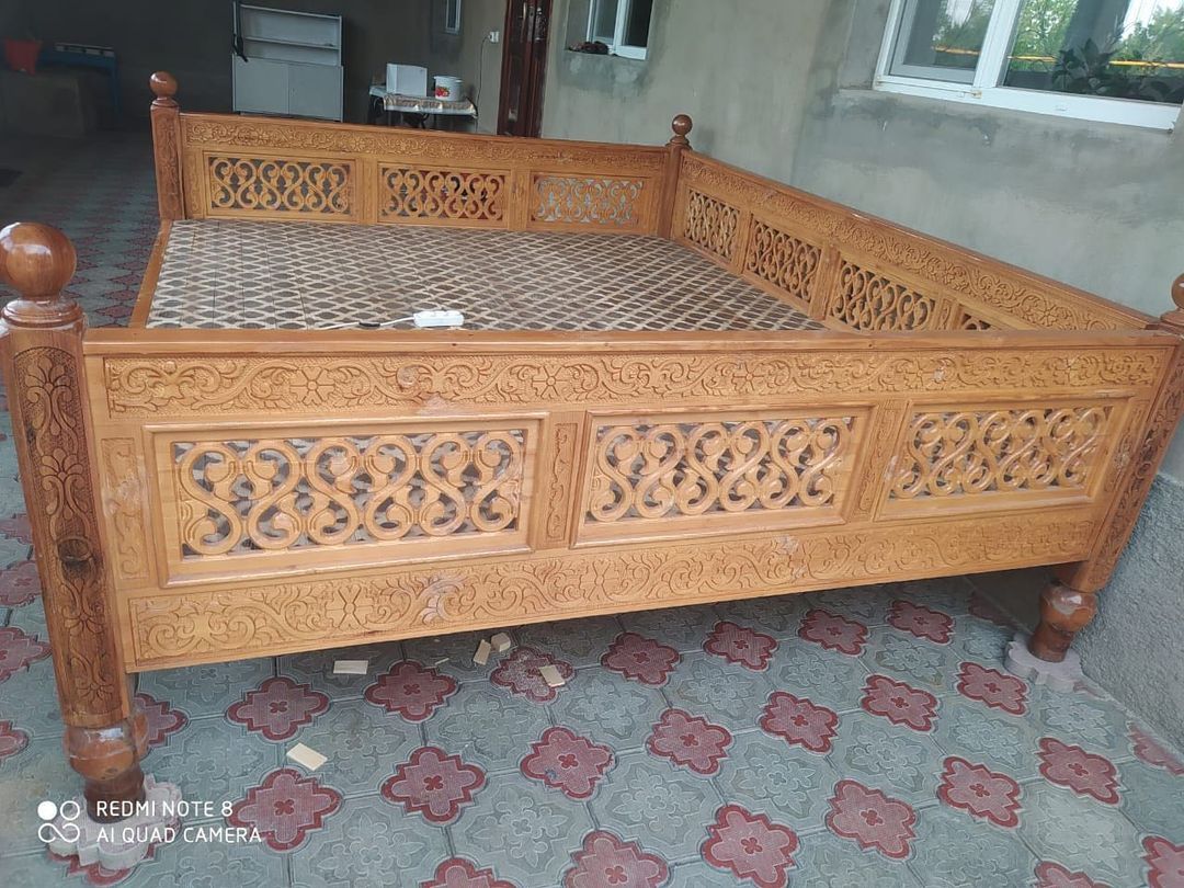 Топчан для загородного дома и дачи, беседки с резьбой тапчан 93Г