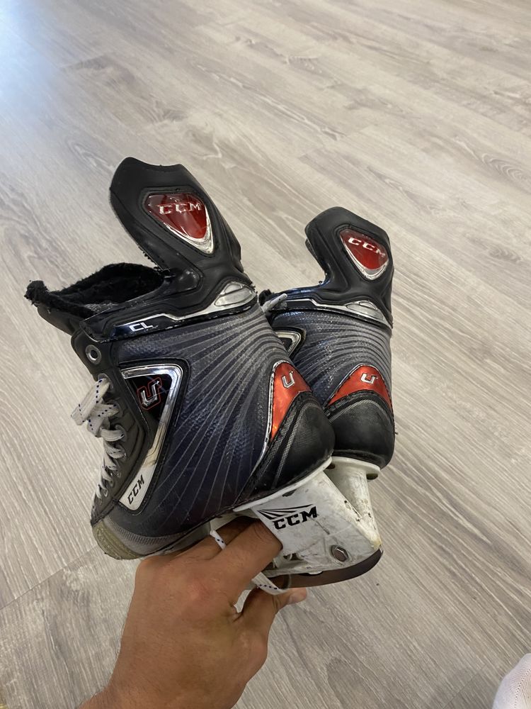 Продам деткие коньки ccm bauer 4-5-6.5. 38-41 размер