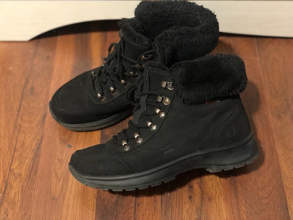 Продам ботинки Outventure зимние, замша, водооталкивающие  б/у, но в о