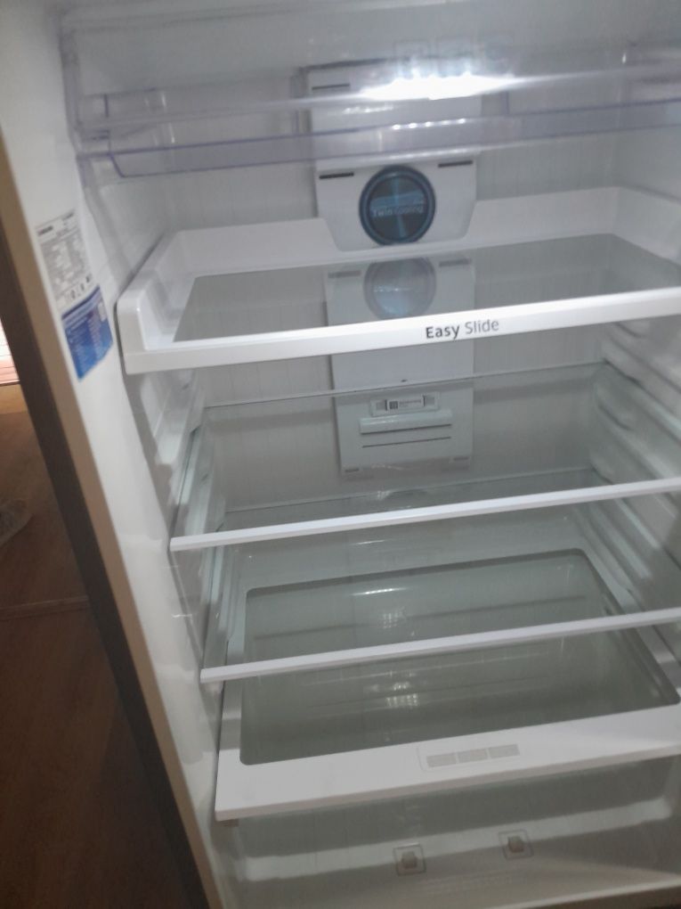 Холодильник Samsung