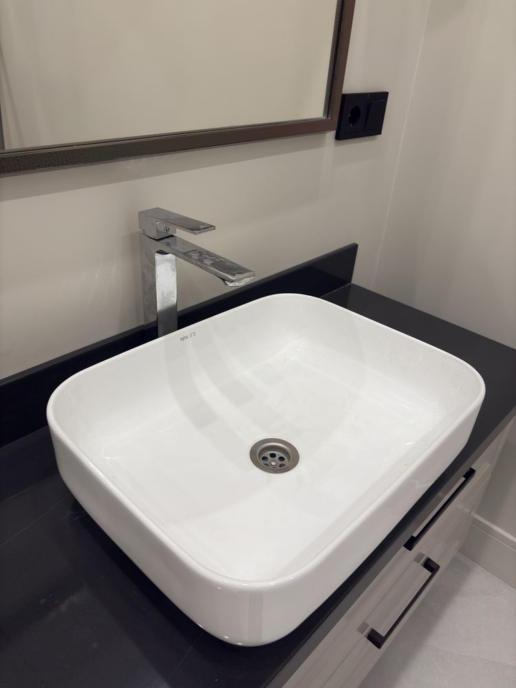 Продается накладная раковина от Minotti