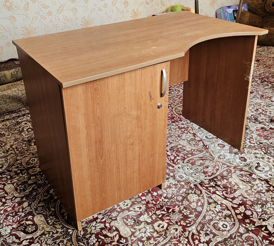 Письменный стол б/у