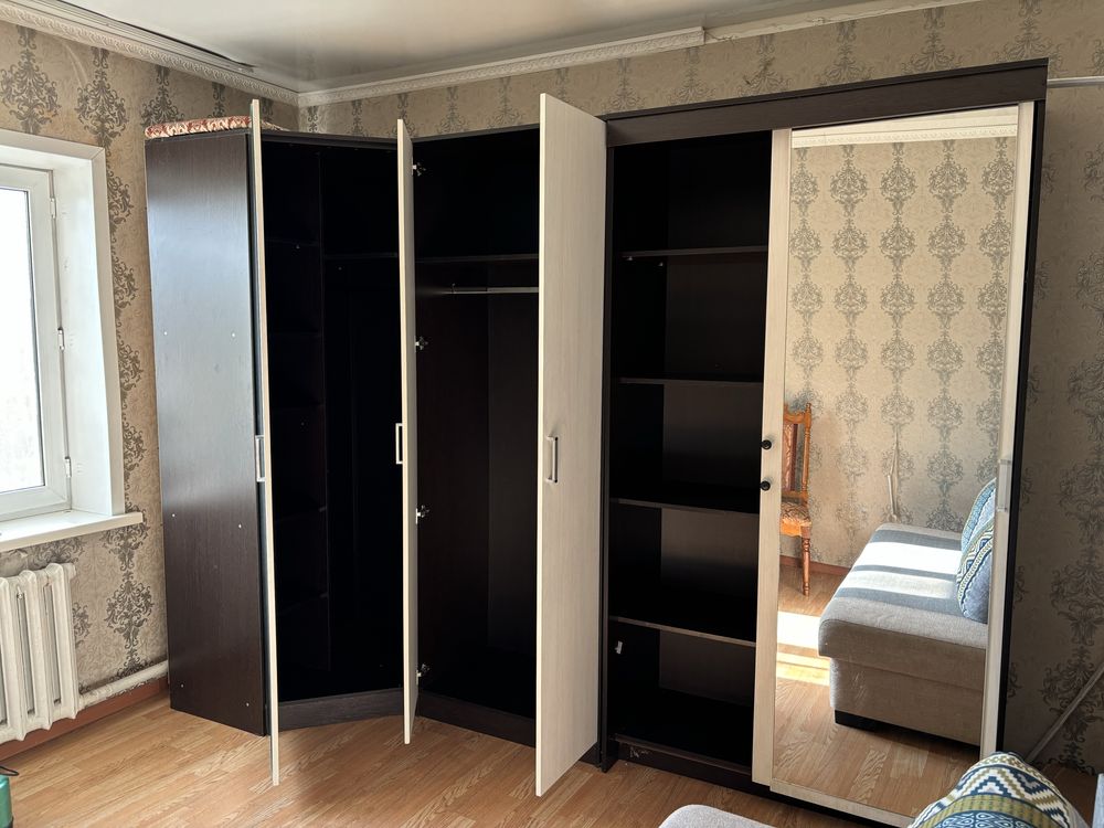 Продам спальный горнитур . Шкаф , кровать