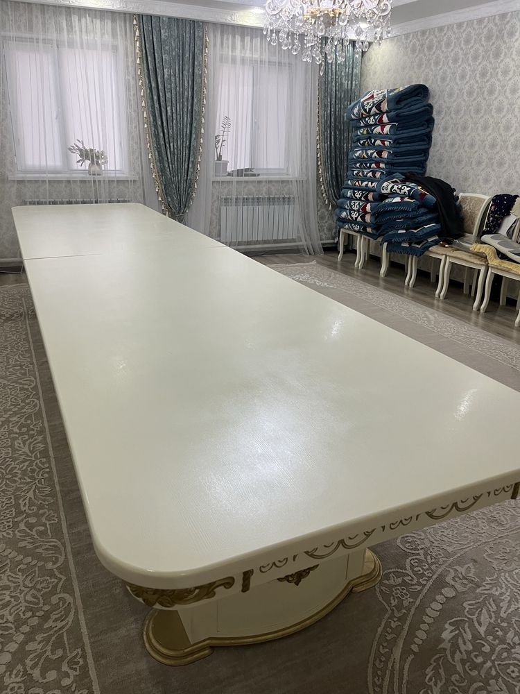 Стол б/у, почти новая
