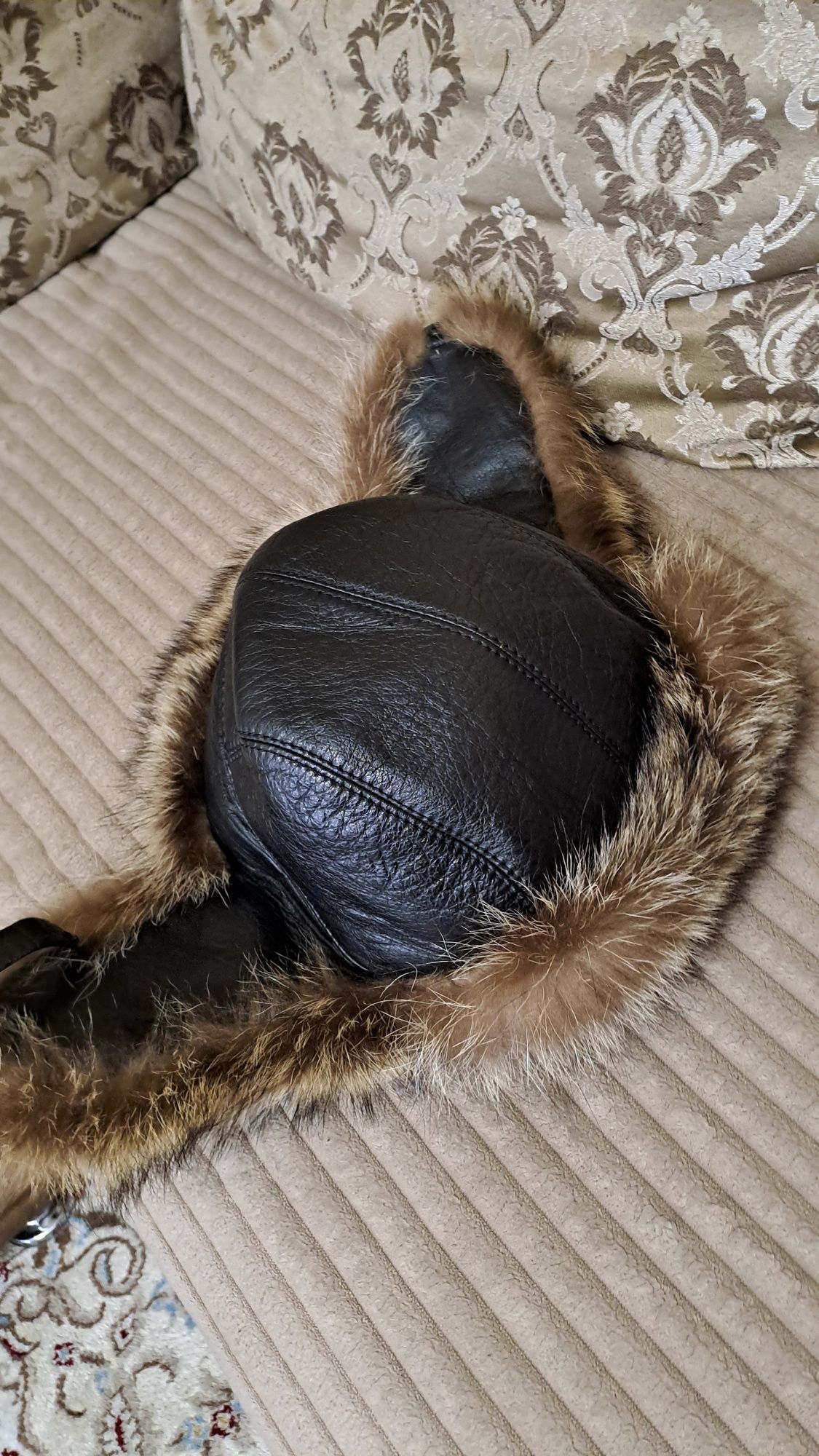 Продам шапку с натуральным мехом