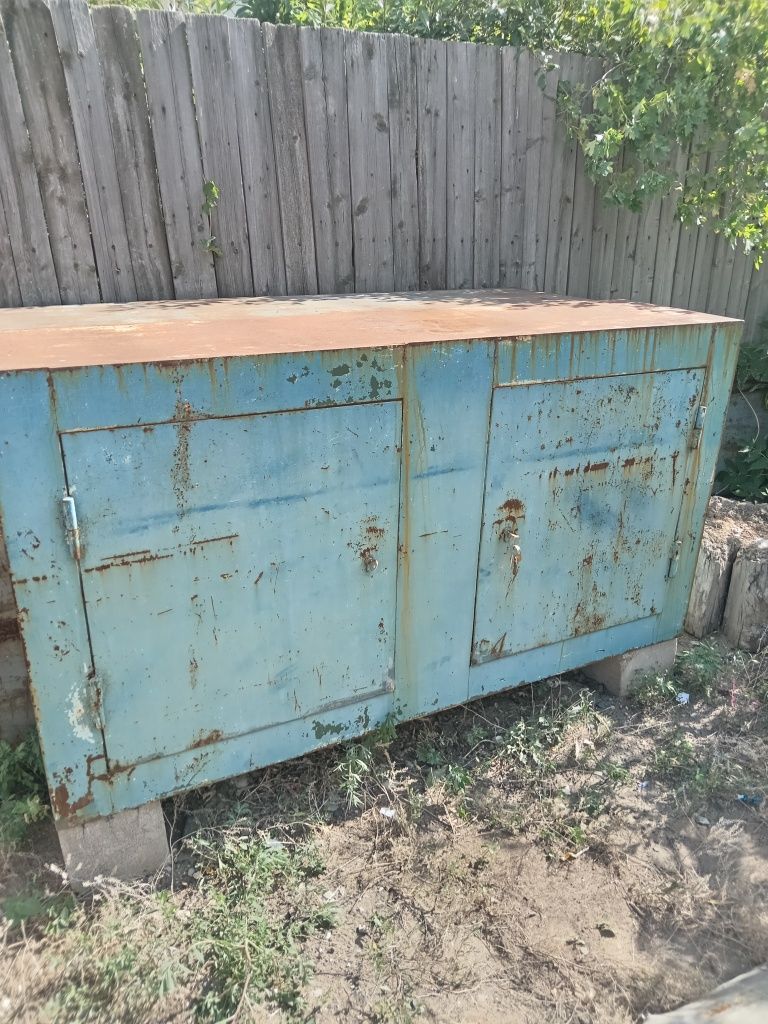 Продам сейф 15000