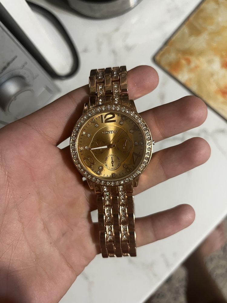 Продам часы женские и мужские от 2000 до 4000