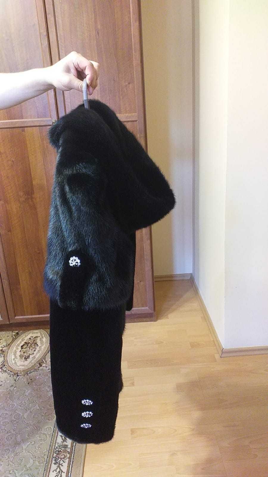 Норковая шуба со сваровскими камнями, срочно, новая, короткая