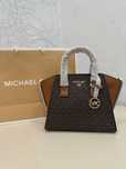 В наличии сумка Michael Kors Avrill