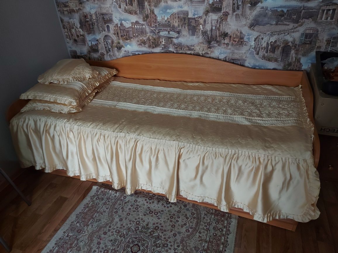 Продам стенку в детскую комнату и кровать