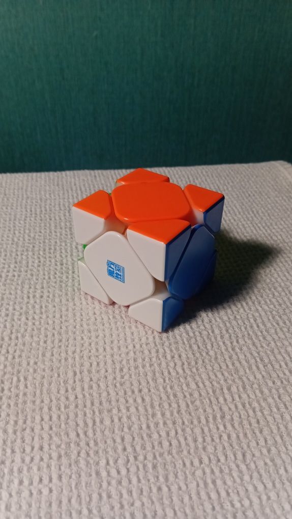 Кубик Рубика Skewb MoYu RS M магниты, комплект, состояние отличн