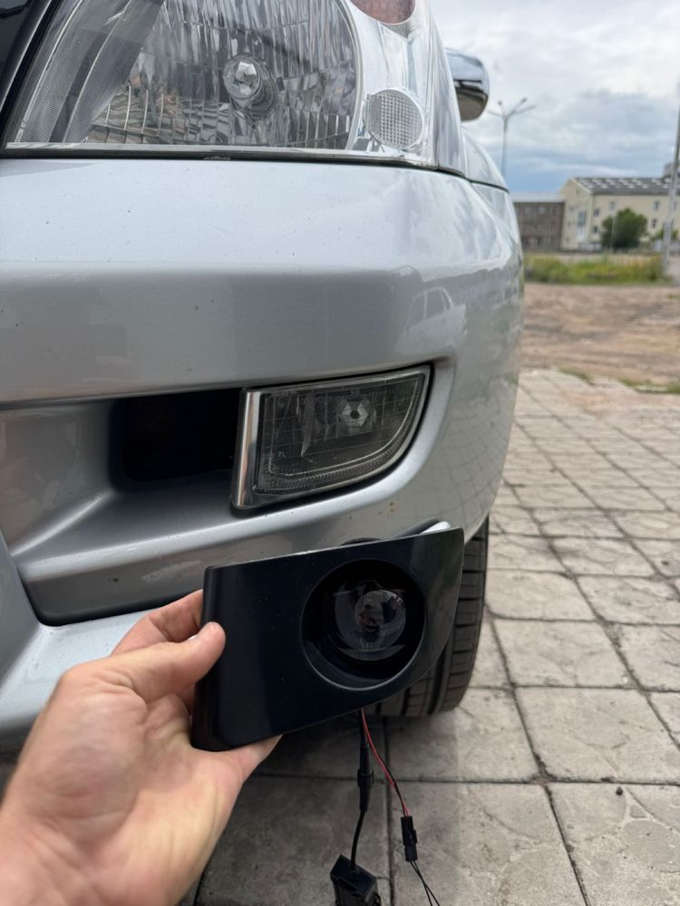 Линзы противотуманки птф в бампер Тойота fortuner