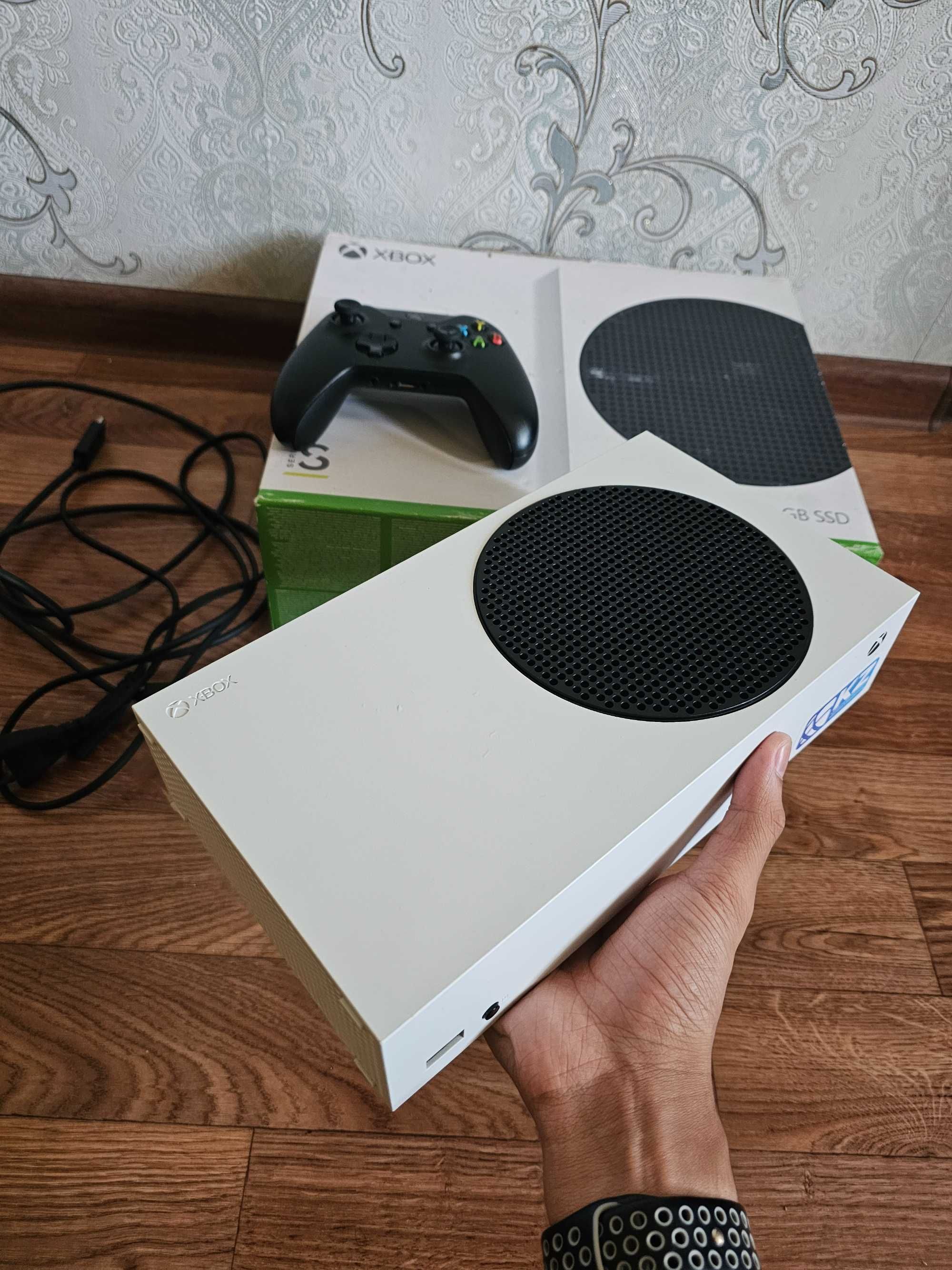 Xbox Series S хбокс сириес с продам игровую консоль