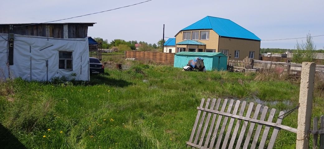 Продам участок в Белом ближнем при въезде.