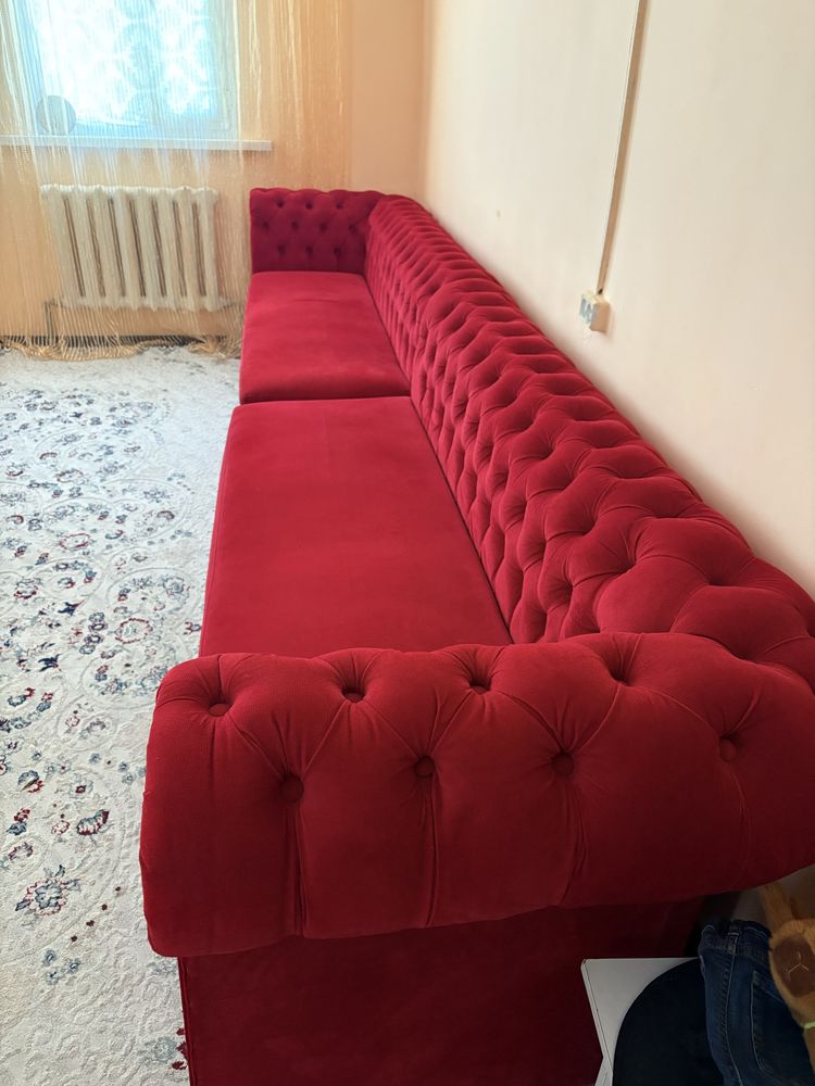 Продам диваны в хорошем состоянии. Длина 2 м, ширина 80 см, высота 77