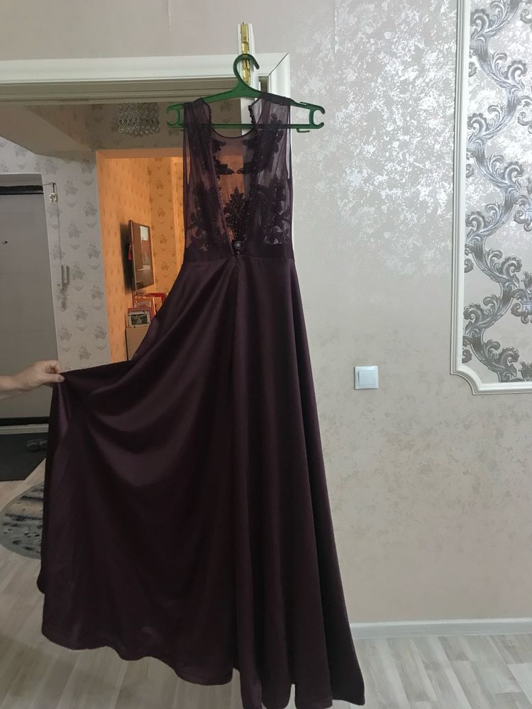 Вечерние платья хорошего качества.