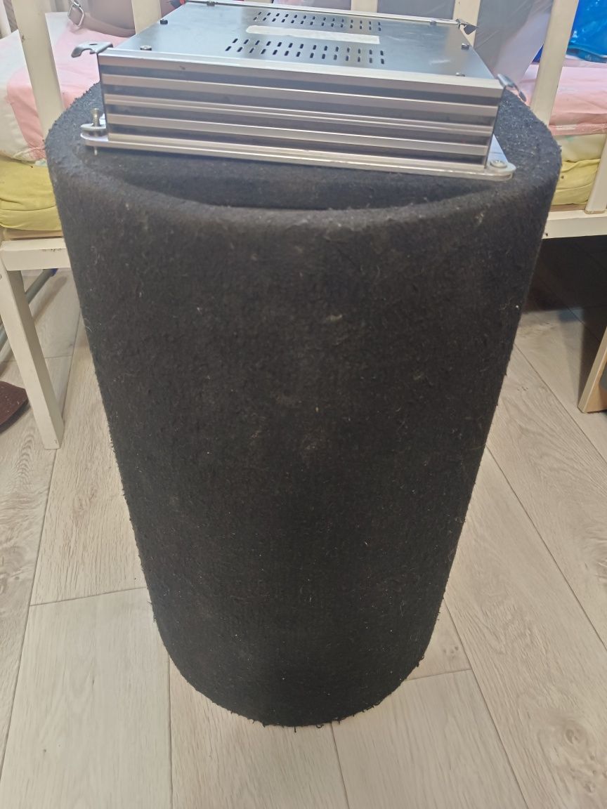 Продам сапбуфер для машины