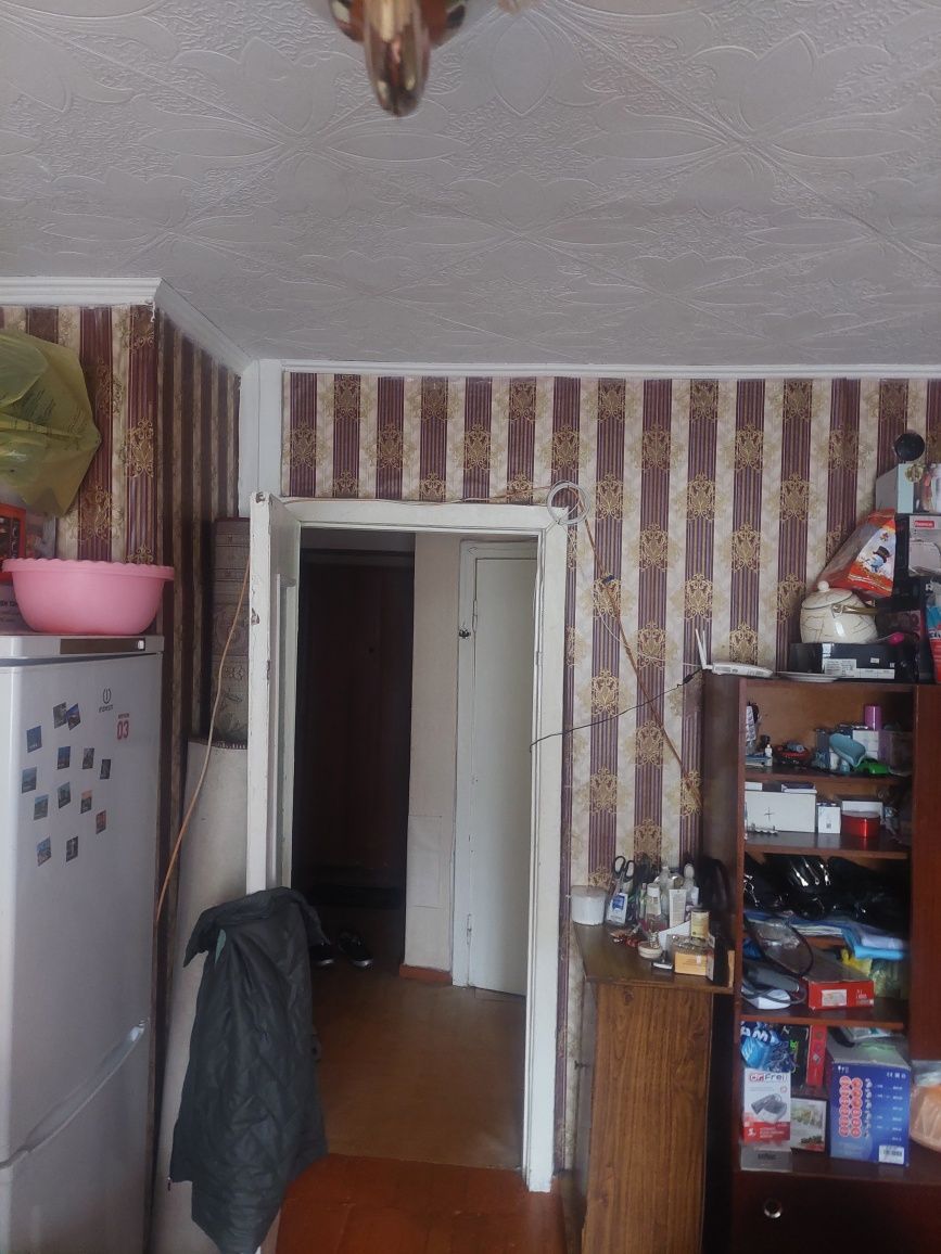 Продам 2-х комнатную квартиру 3/5 район Вокзал, маг. Янтарь.