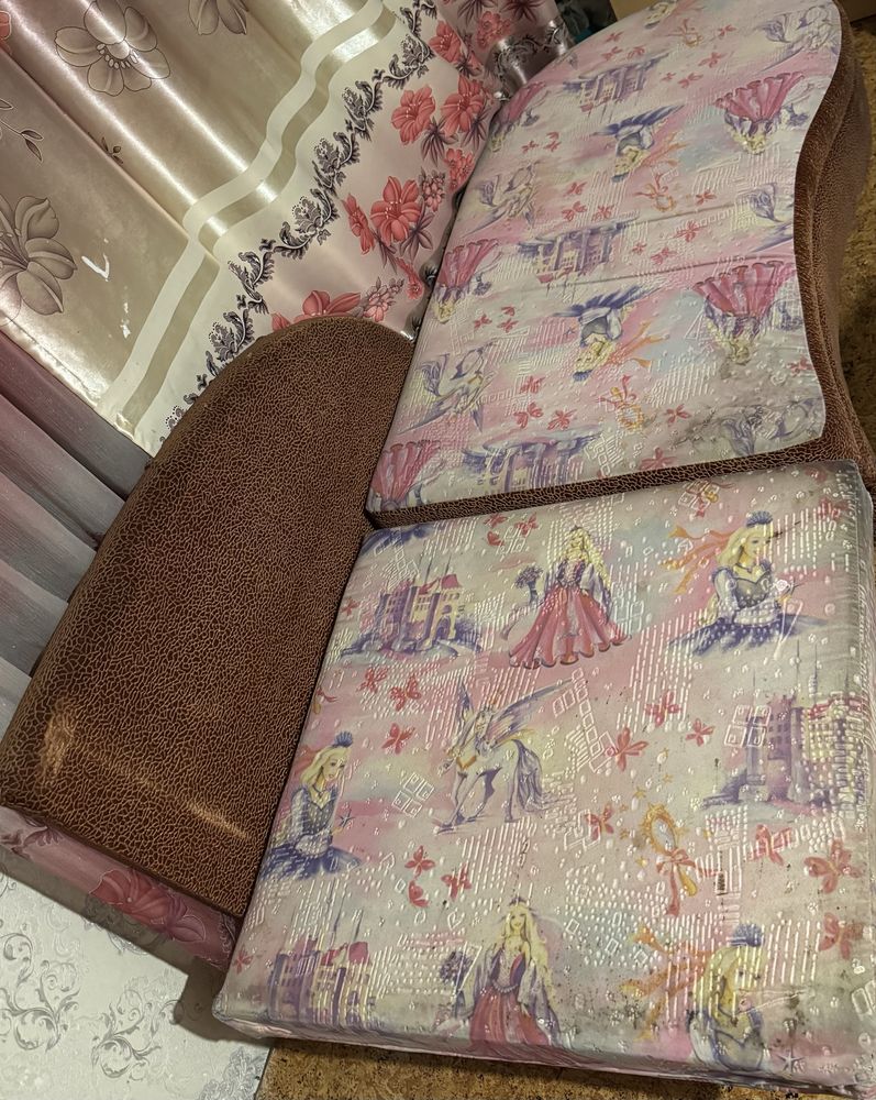 В связи с переездом продам диван, односпальный
