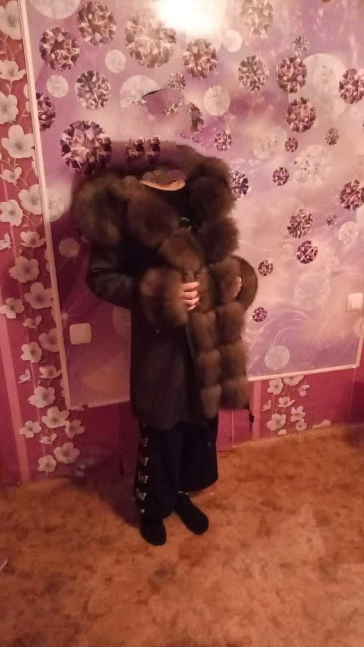 Продам женскую парку натуралка