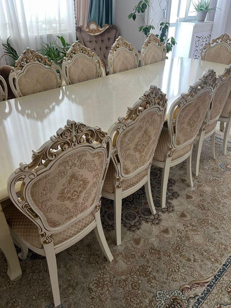 Стол стулья гостевой