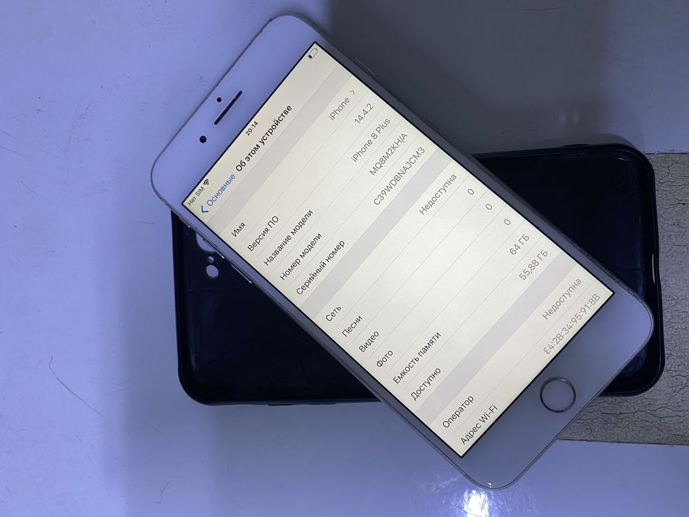 Айфон 8+ (64гб) телефон