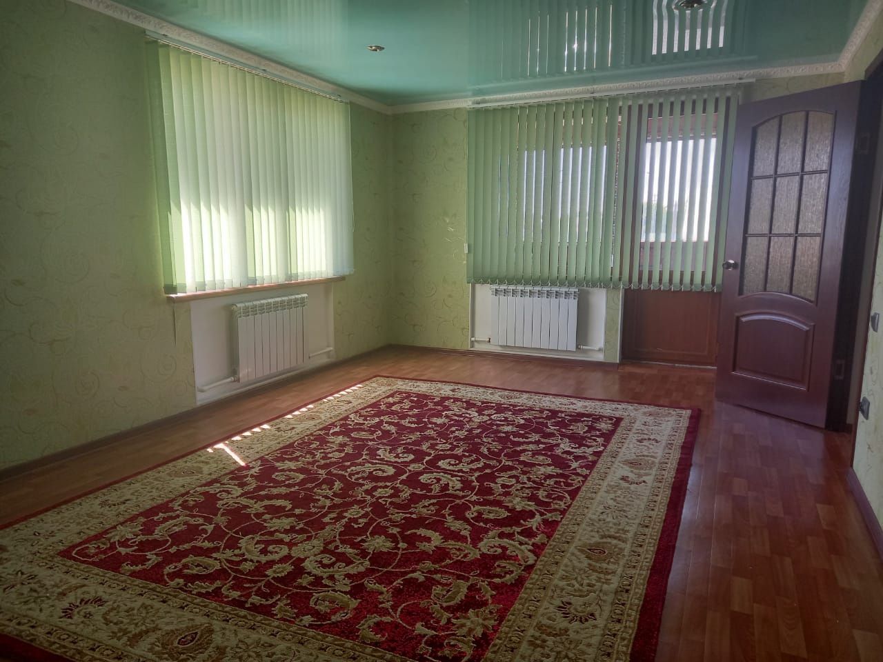 Акжар2 үй сатылады екі қабаттан тұрады. 6 бөлмелі.