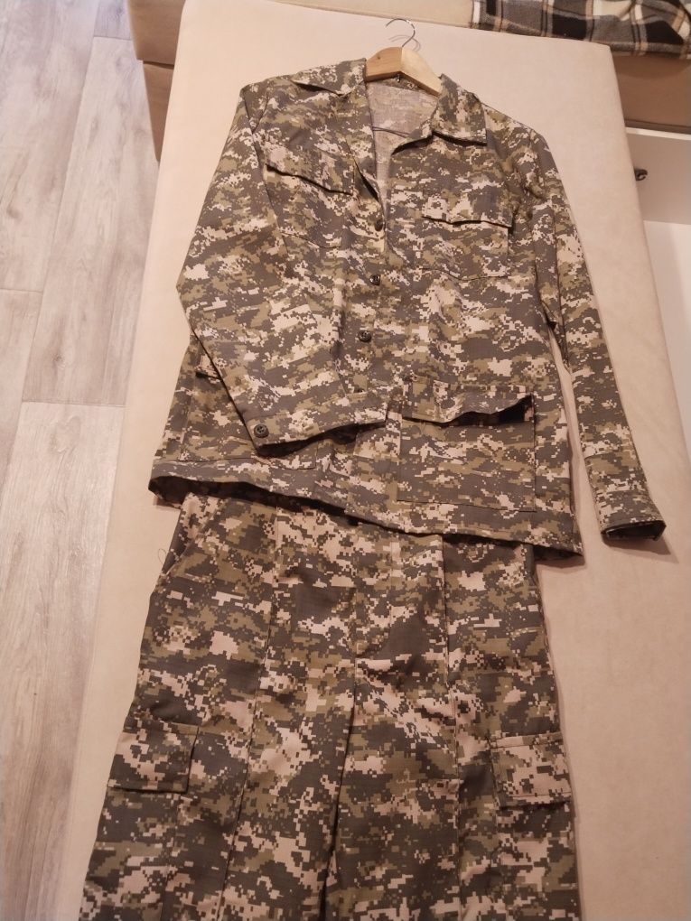 Продаю военную форму