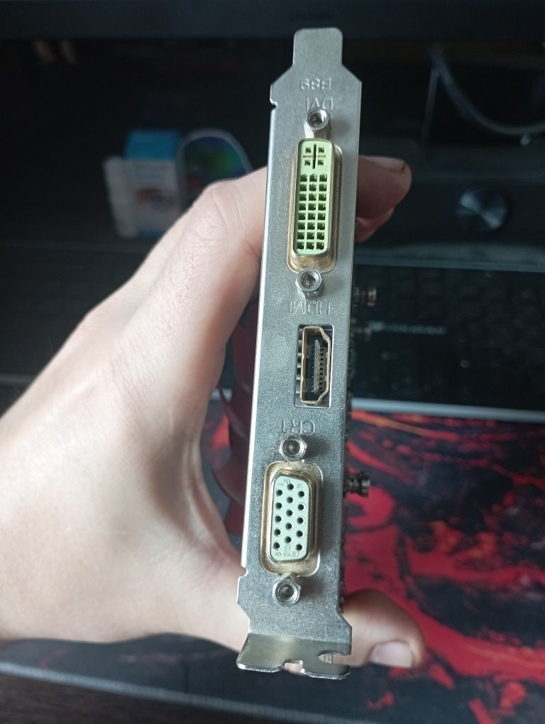 Продам видеокарту GTX 550