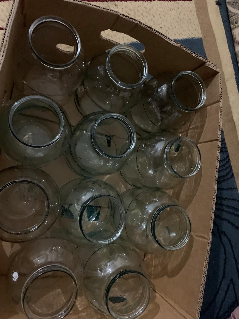 Продам банки 0/5 1/2/ литра  0/3 л с крышкой