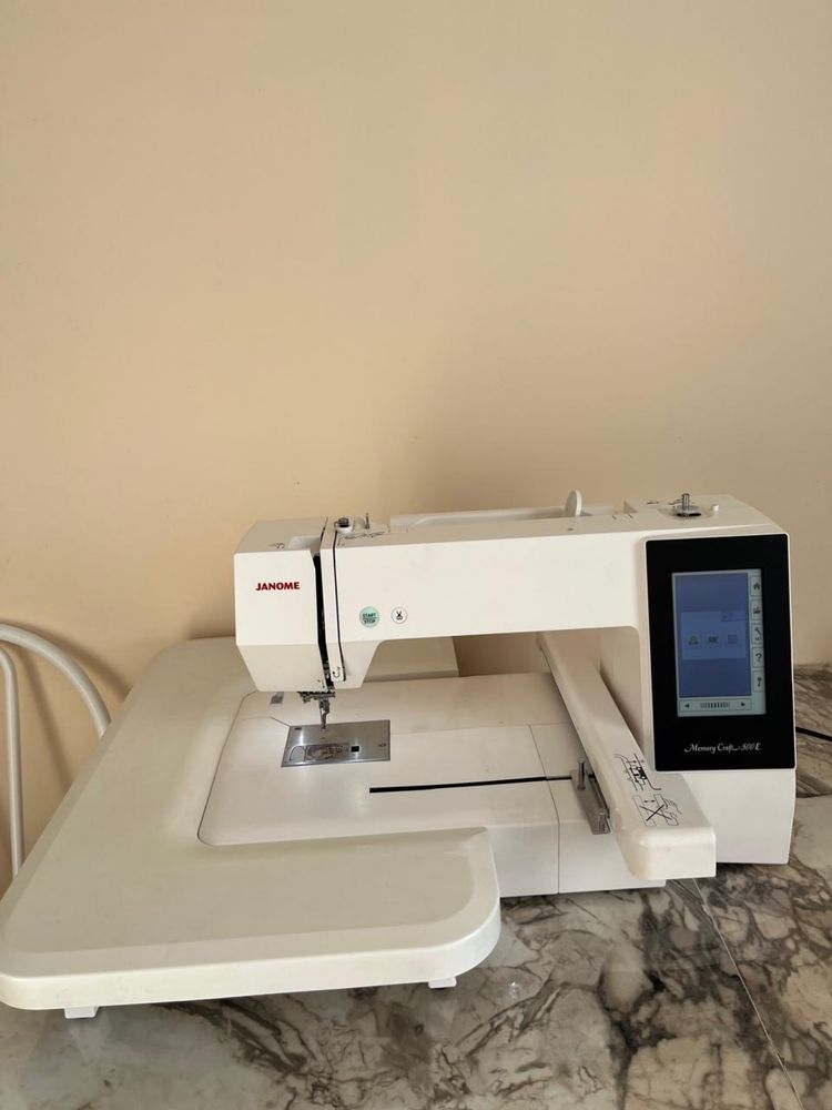 Вышивальная машина Janome 500E в отличном состояние срочна продам