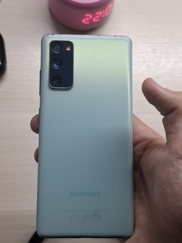 Samsung galaxy s20fe на запчасти