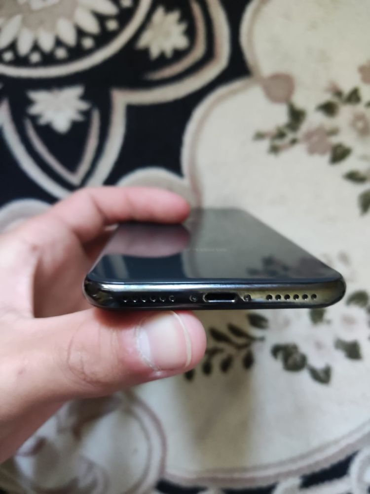 iPhone X продам