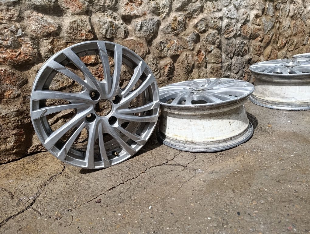 Продам диски R15 4x100 комплект Срочно.