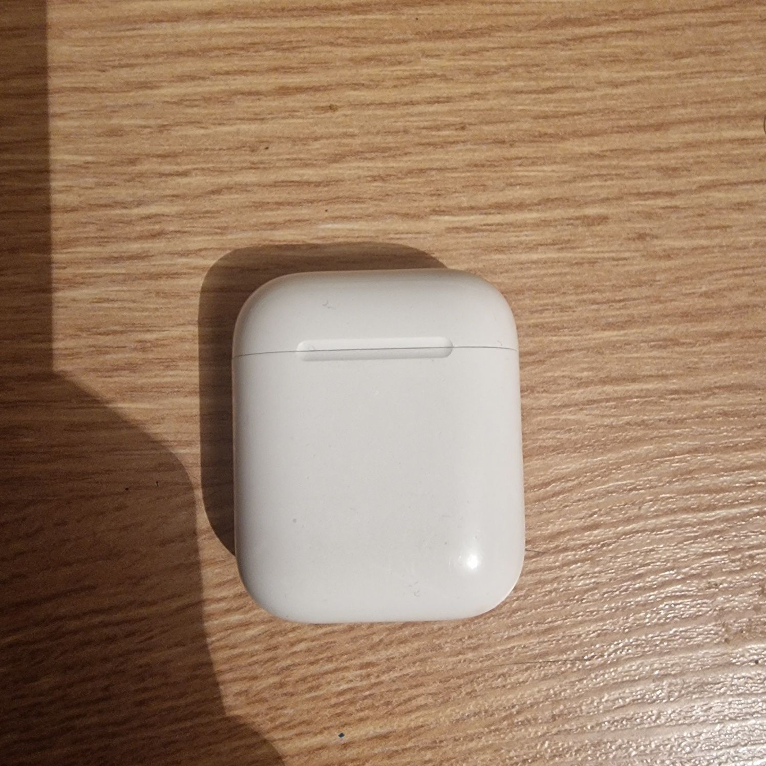 Продам airpods 1го поколения