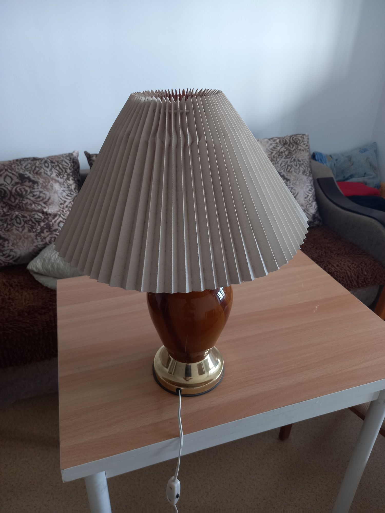 Продам светильник с абажуром
