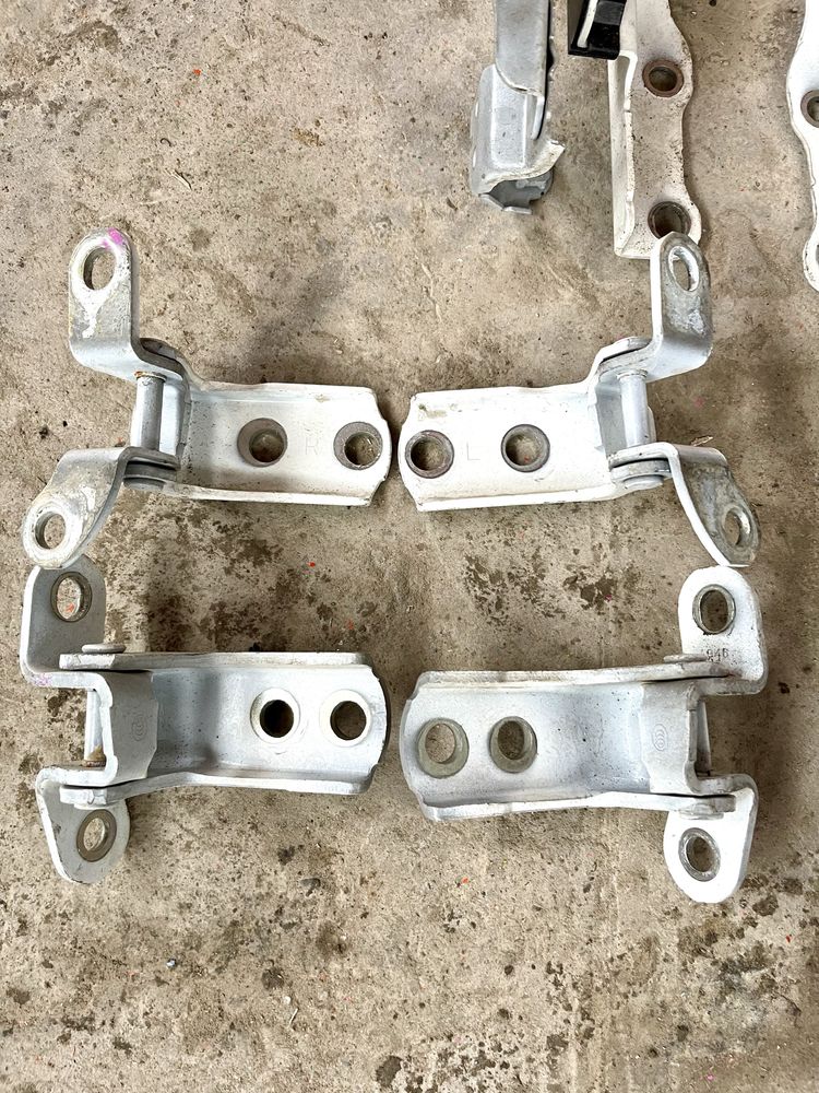 Петли (топса) на Camry 50 55 Камри 50 55