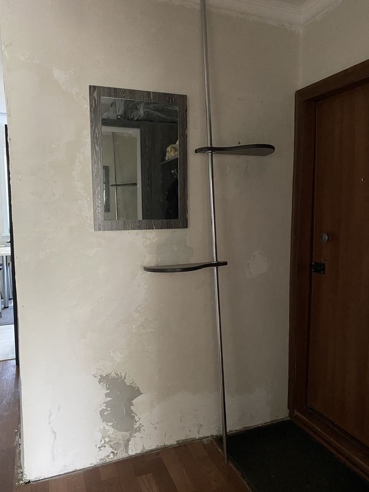 Шкаф в прихожую………..
