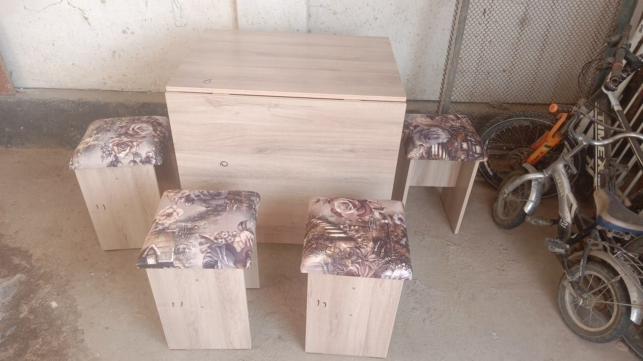 Продам новый кухонный стол.