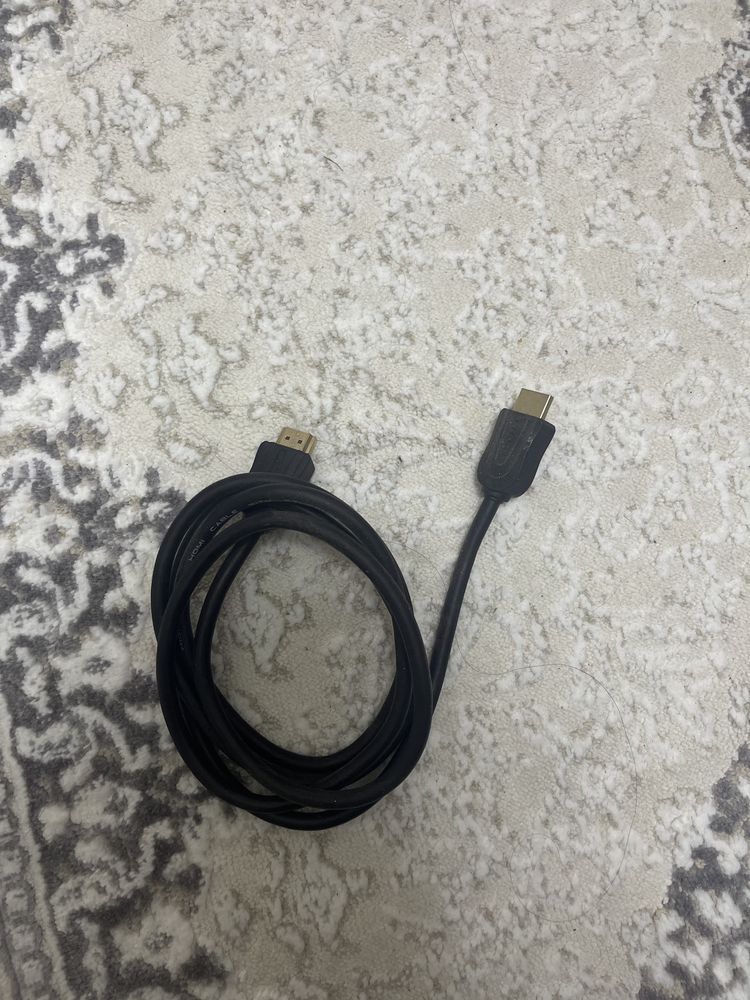 HDMI кабель 1м -7шт. 5м-1шт.  VGA кабель -5 метр-1 шт